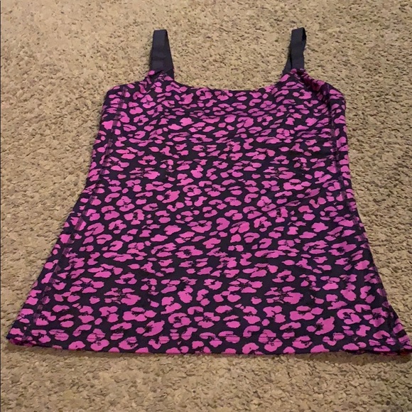 Lululemon top with built-in bra SZ 6 - Picture 2 of 8